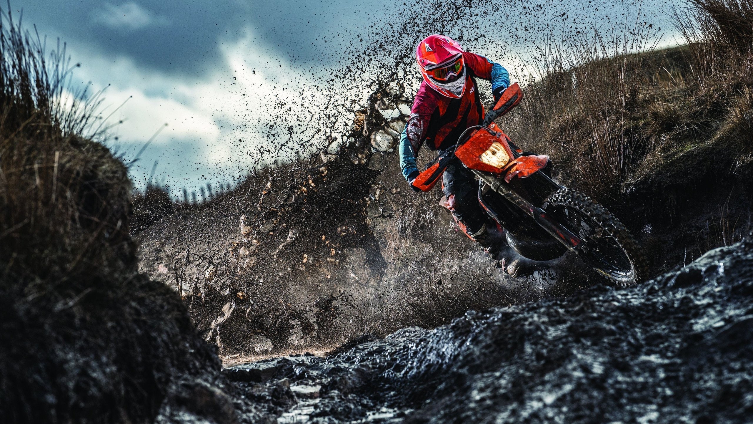 世界杯高光瞬间：经典进球、神级扑救不断！，世界杯精彩十大进球